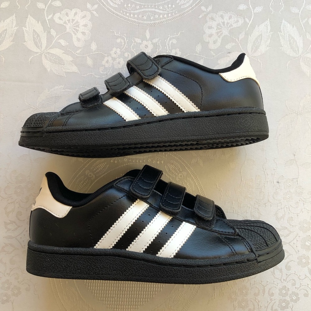 Adidas Superstar Kids Unisex Size 3 Black/White Stripes Velcro Sneakers Shoes
